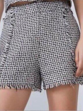 Zara Tweed Houndstooth High Waisted Shorts Sz M Fringe Black Ivory Preppy
